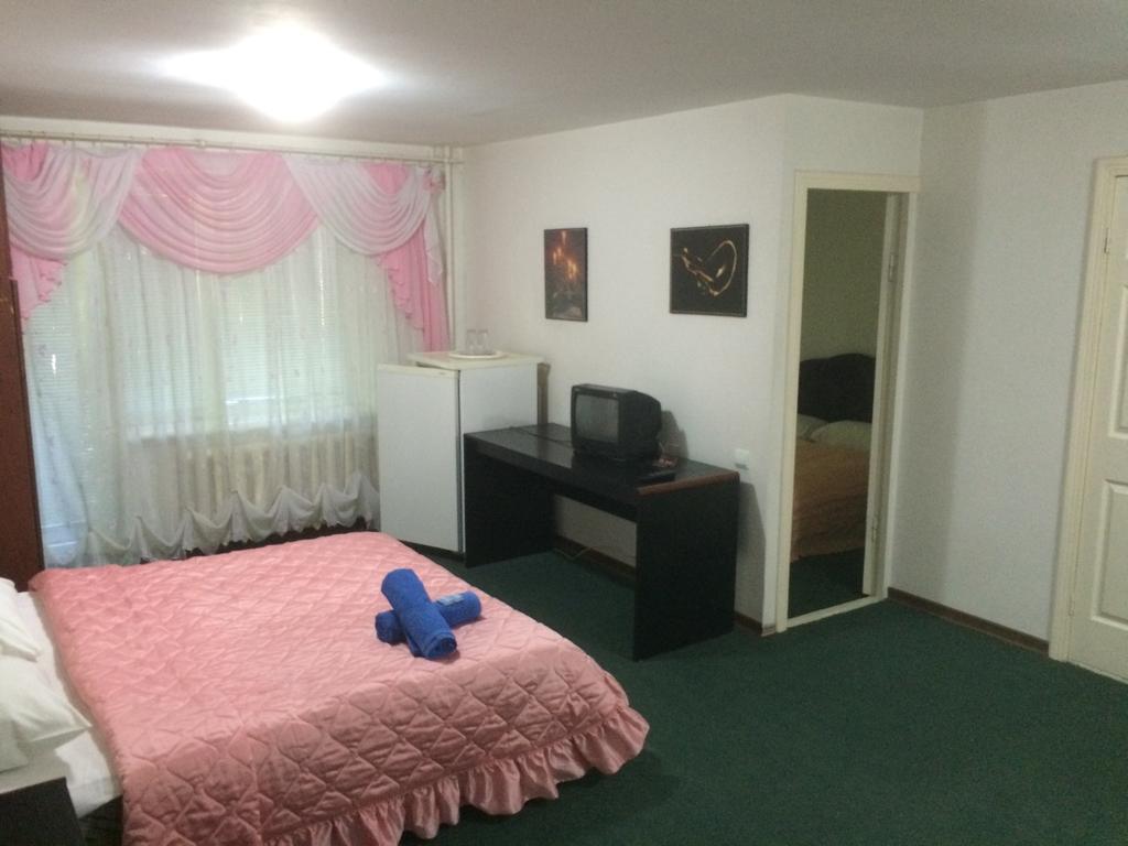 Mini Hotel Vesna Dniepropietrowsk Pokój zdjęcie